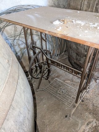 Mesa de coser wertheim (sin maquina)