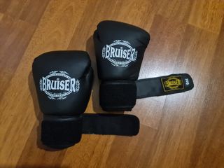 Guantes y espinilleras kickboxing 