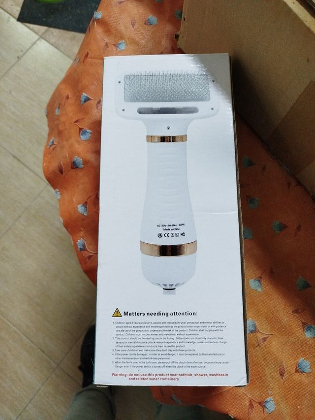 Secador y cepillo mascotas