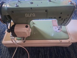 MAQUINA DE COSER VINTAGE ALFA 102-500
