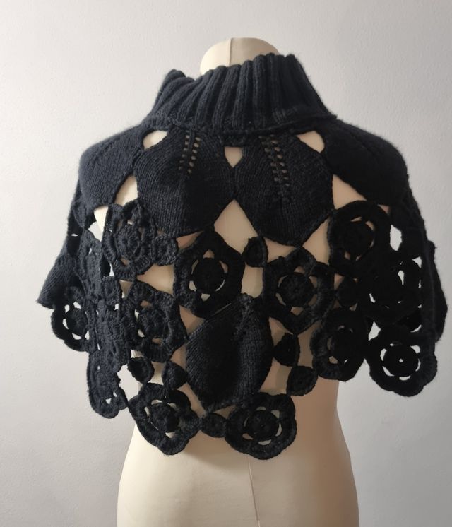 Alberta ferretti poncho/cappa uncinetto