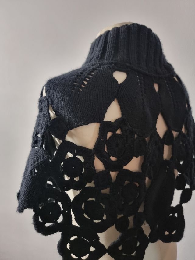 Alberta ferretti poncho/cappa uncinetto