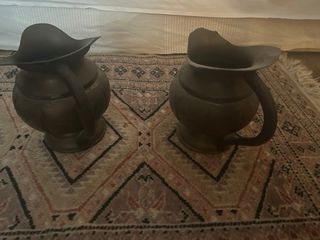Pareja de Jarras  antiguas de bronce