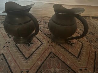 Pareja de Jarras  antiguas de bronce