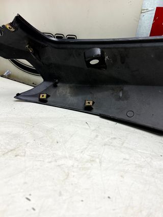 Tapa trasera izquierda peugeot tweet 49cc/125cc