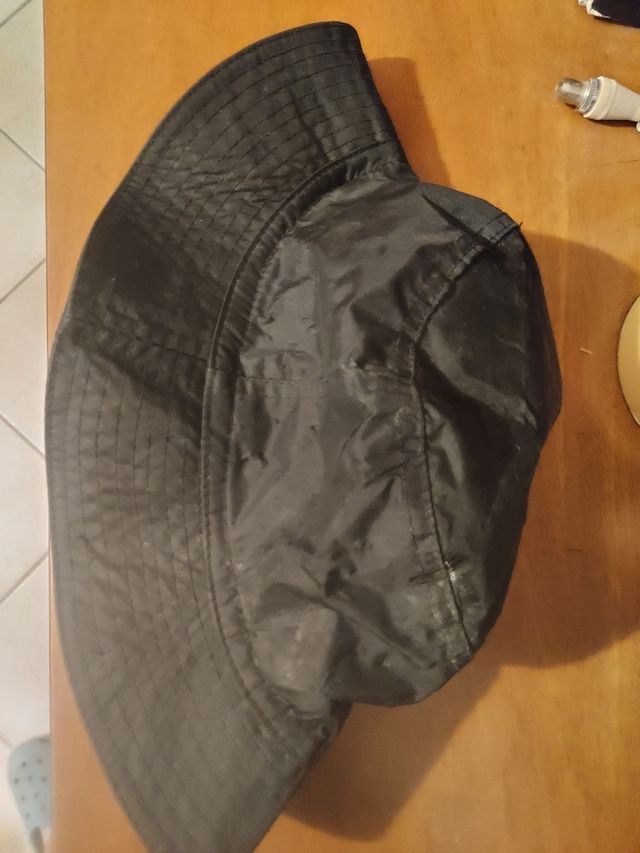 Cappello impermeabile