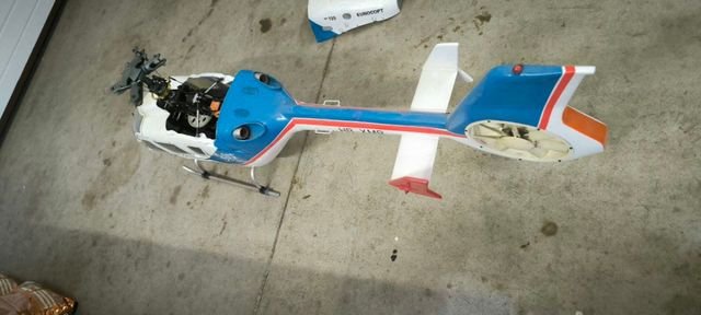 Helicóptero EC 135 HIROBO 