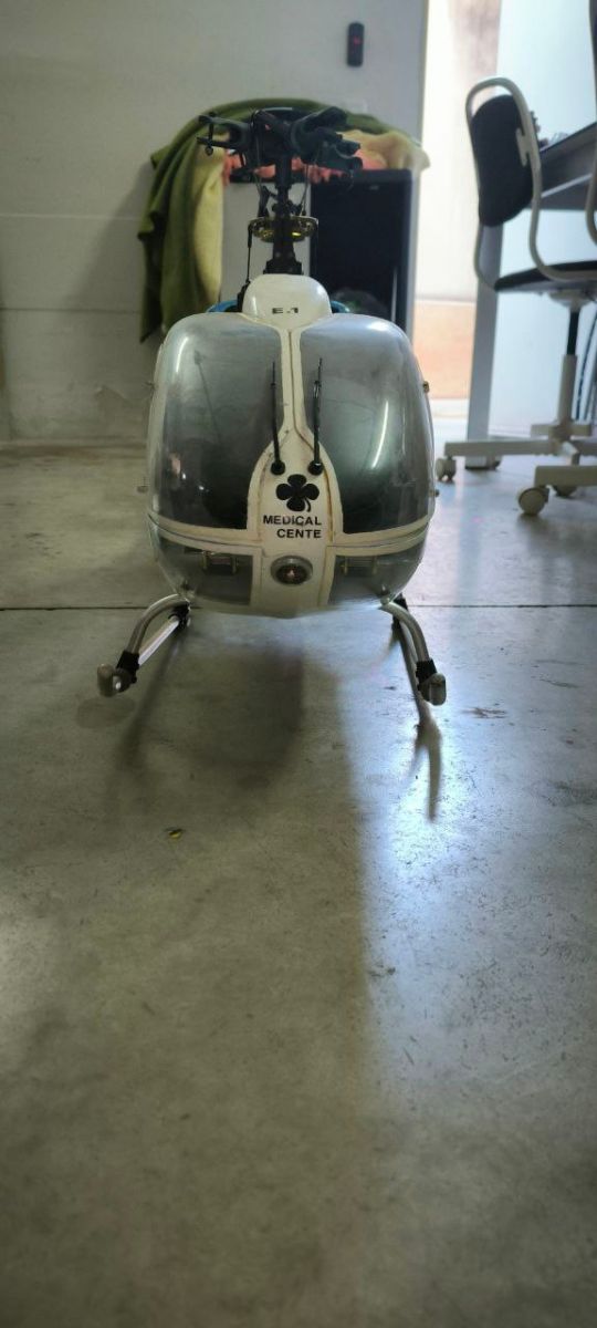 Helicóptero EC 135 HIROBO 