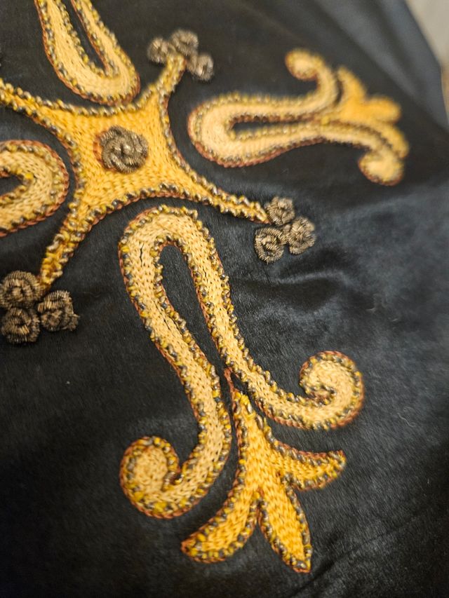 Antiguo paño cubre cáliz de raso negro