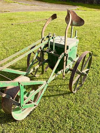 SEMBRADORA ANTIGUA MAÍZ