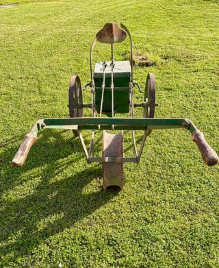 SEMBRADORA ANTIGUA MAÍZ