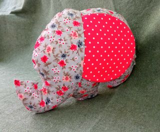 Cojín elefante para bebé