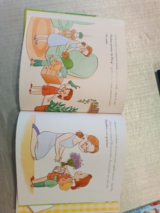 Creciendo con Montessori. Un cuento - Mía y Max comen en familia