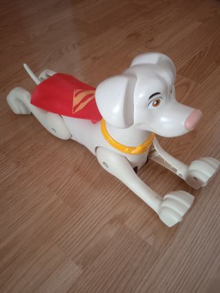Juguete perro con ruedas