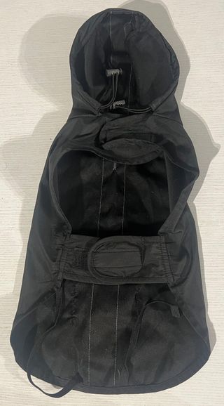 Impermeabile nero con striscia argentata per cani