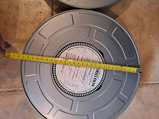 Latas metálicas películas antiguas