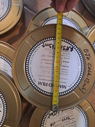 Latas metálicas películas antiguas