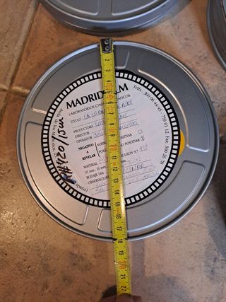 Latas metálicas películas antiguas