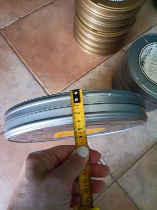 Latas metálicas películas antiguas