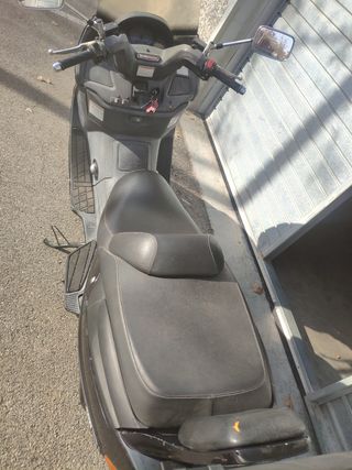 Moto Suzuki Burgman 400