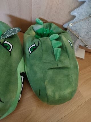 Zapatillas dinosaurio