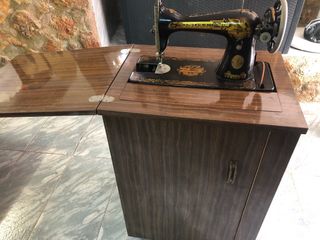 Maquina de coser Singer con mueble en Creixell