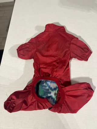 Tutina rossa con pile all’interno per cani