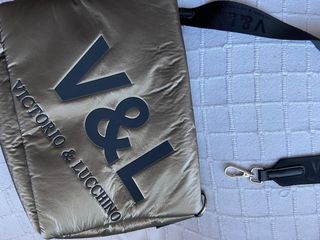 Bolso de Victorio & Lucchino. 