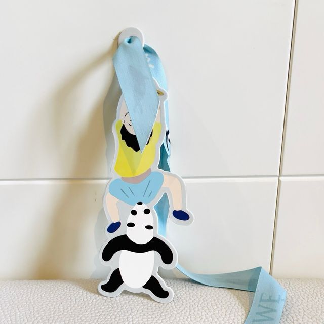 Etiqueta Loewe xSuna