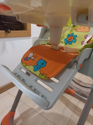 Trona evolutiva Chicco con mesita