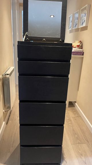 Cómoda Malm Ikea con espejo y joyero