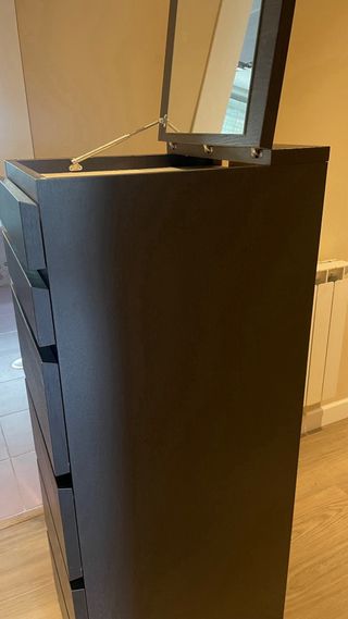 Cómoda Malm Ikea con espejo y joyero