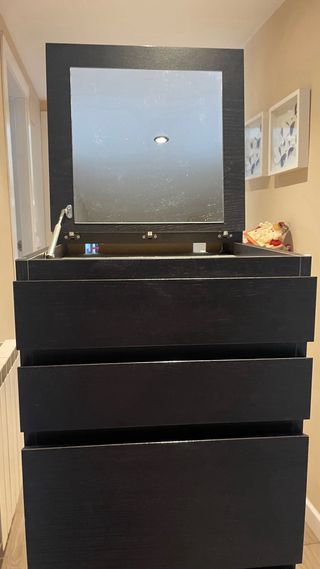 Cómoda Malm Ikea con espejo y joyero
