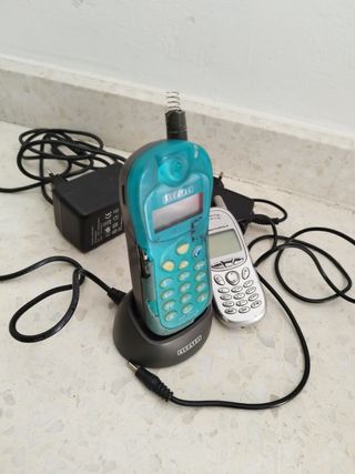 Alcatel Verde agua y Motorola. Vintage