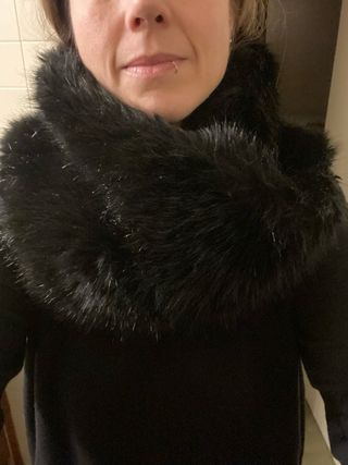 Cuello pelo negro de Zara