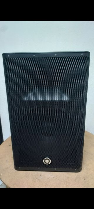Altavoces yamaha autoamplificados ALQUILER
