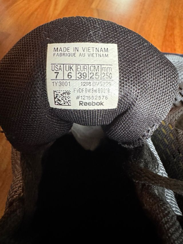 Scarpa Reebok taglia 39