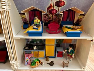 Casita maletin muñecas playmobil