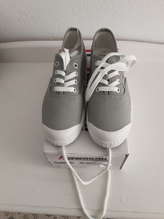 Zapatillas nuevas talla 38