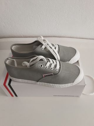 Zapatillas nuevas talla 38