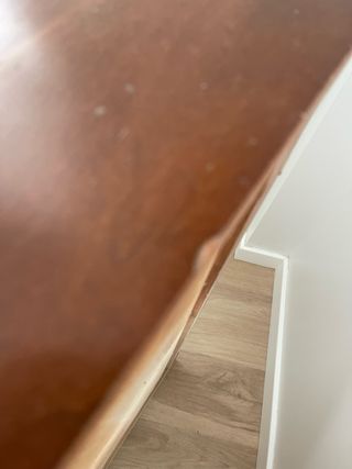 Mesita de madera  alta