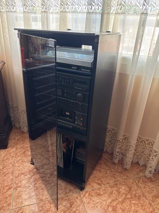Equipo de musica schneider y Vinilos