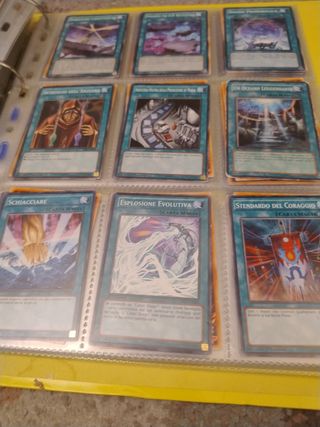 Lotto 30 carte Yu-Gi-Oh (casuali)