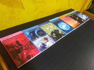 Pack amb 7 llibres divulgació de la ciència
