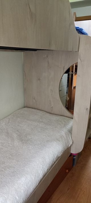 Litera juvenil de madera