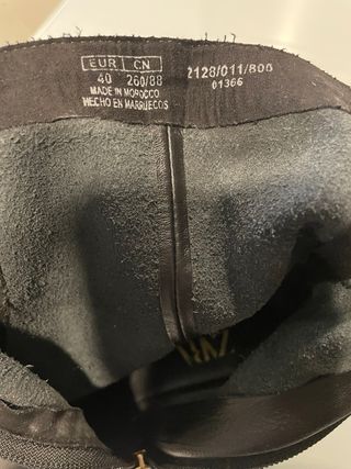 Precioso e impecable botin negro de piel t40