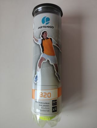 Bote con 4 pelotas de TENIS 820