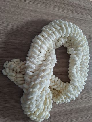 Sciarpa lana lavorazione mano maglia bianca