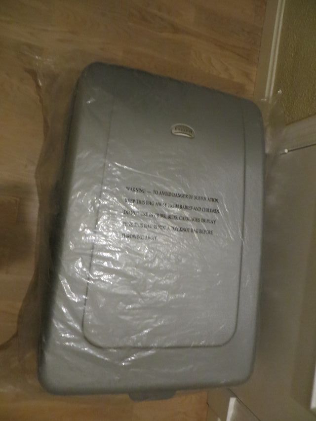 Maleta semi rígida con cremallera "Revelation"