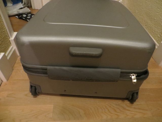 Maleta semi rígida con cremallera "Revelation"